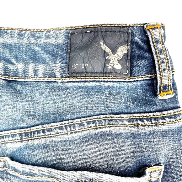 American Eagle Hi-Rise Shortie Super Stretch Distressed Denim Shorts Size 10 - Picture 3 of 6